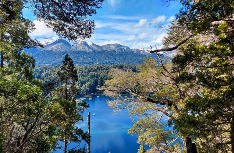 imagen de lago y montañas en V. la Angostura.